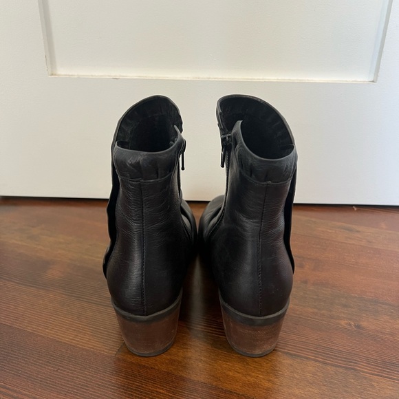 Bueno Black Ankle Boot - Picture 4 of 6